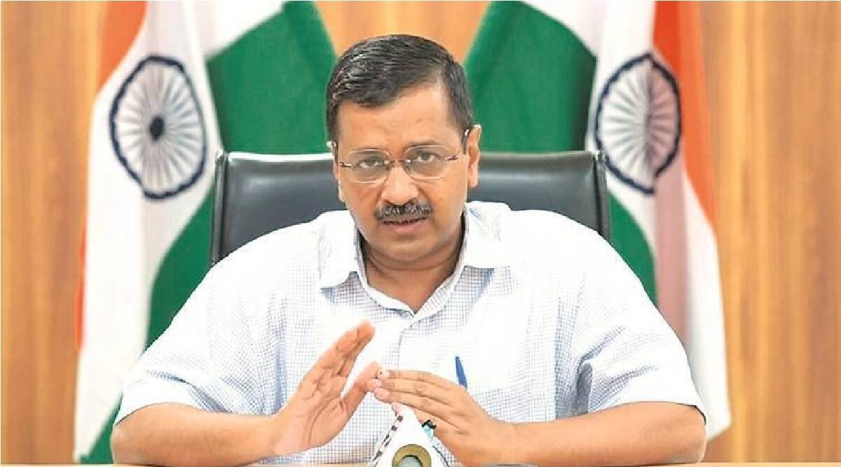 अर्नब गोस्वामी संग केजरीवाल का पुराना वीडियो शेयर कर फिल्ममेकर ने ली चुटकी