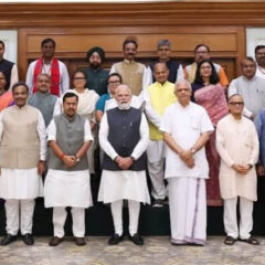 प्रधानमंत्री नरेंद्र मोदी राज्यसभा सांसद बैठक