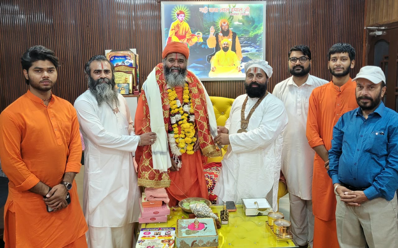 पंजाब में नशे के खिलाफ जनजागृति यात्रा को लेकर डॉ. दिनेश्वरा नंद महाराज और महंत केशव दास महाराज की मुलाकात