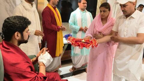 आचार्य गौरव कृष्ण महाराज का सुनील नैय्यर के निवास पर भव्य स्वागत