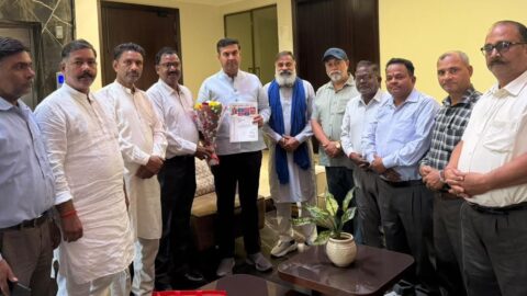 नवदुर्गा रामलीला समिति जालंधर ने मेयर विनीत धीर को स्थायी मंच के लिए मांग पत्र सौंपा