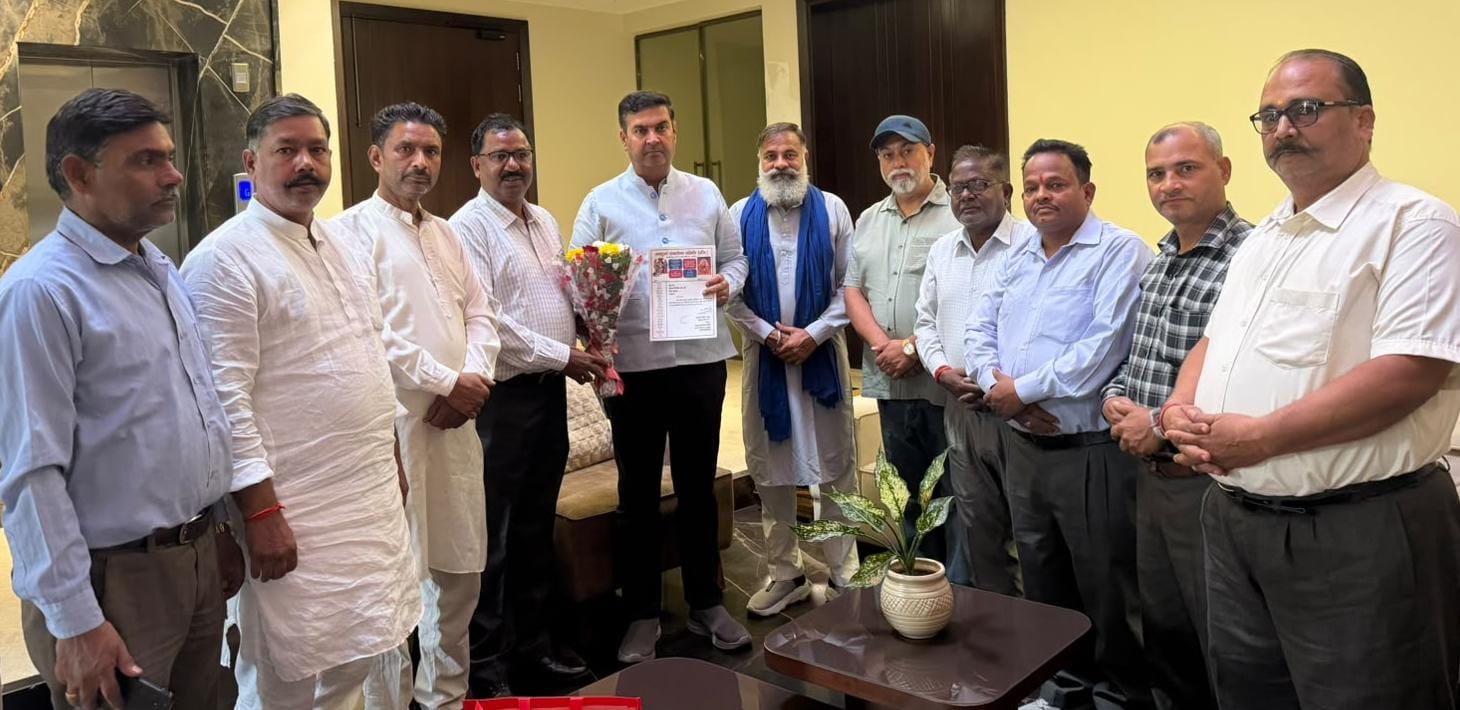नवदुर्गा रामलीला समिति जालंधर ने मेयर विनीत धीर को स्थायी मंच के लिए मांग पत्र सौंपा