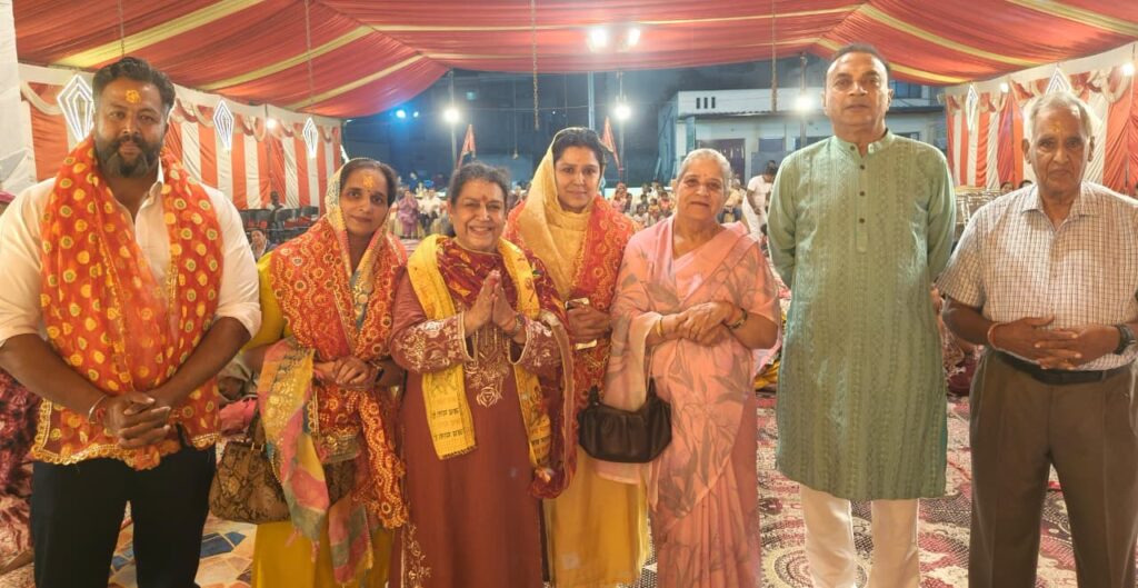 श्री गीता मंदिर नवरात्र महोत्सव में सुमित शर्मा एंड पार्टी की भजन संध्या